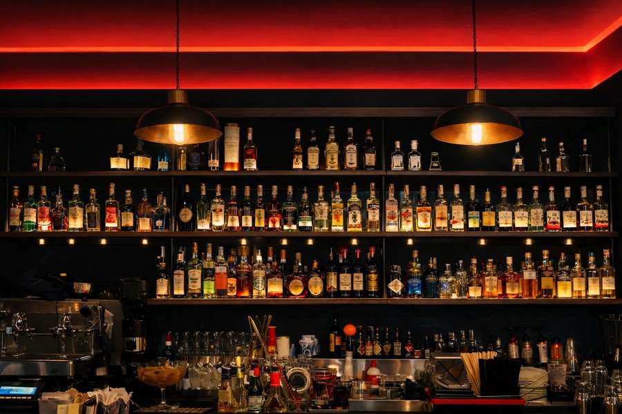 ATTIVITA&rsquo; DI BAR E RISTORAZIONE A JESI