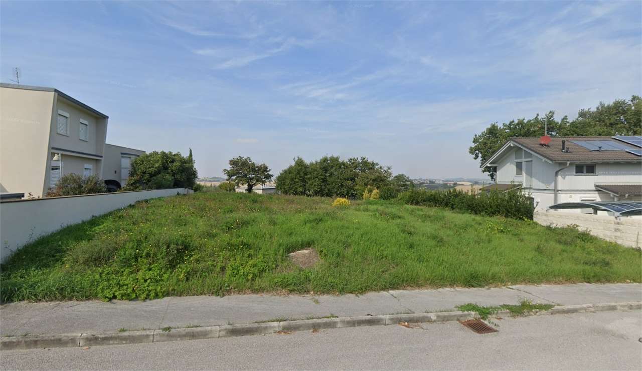 Terreno edificabile a Morro D&rsquo;Alba